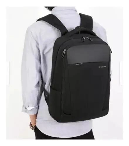 MOCHILA ESCOLAR CON PUERTO USB Y COMPARTIMENTO PARA PORTA - 3