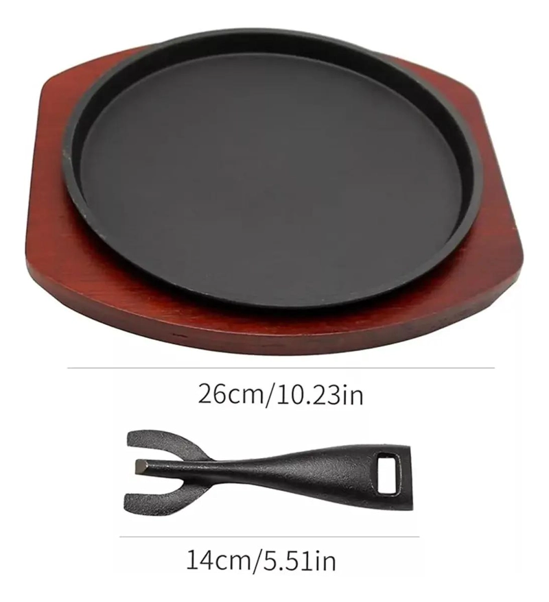 PLANCHA DE FIERRO FUNDIDO CON BASE DE MADERA Y PINZA - 2
