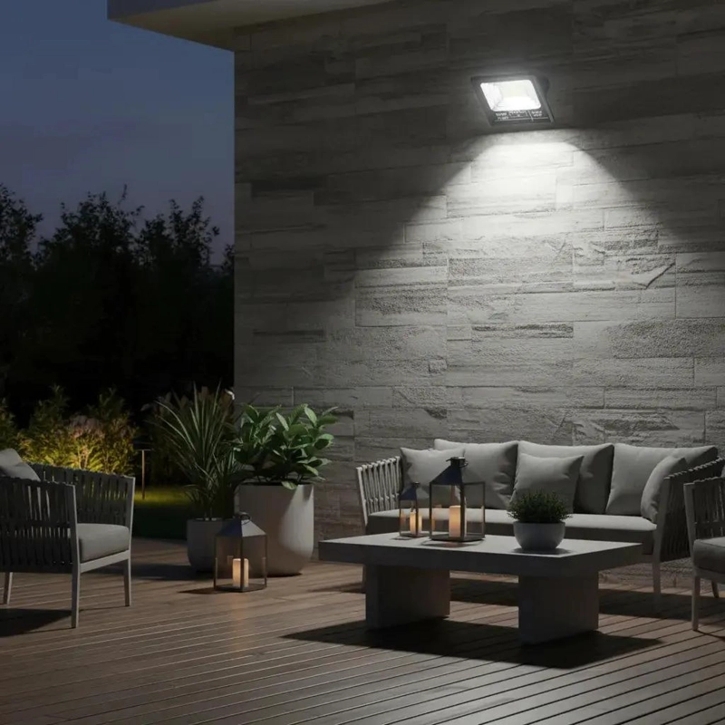 FOCO SOLAR 700W CON PANEL Y CONTROL REMOTO IP67 - 4