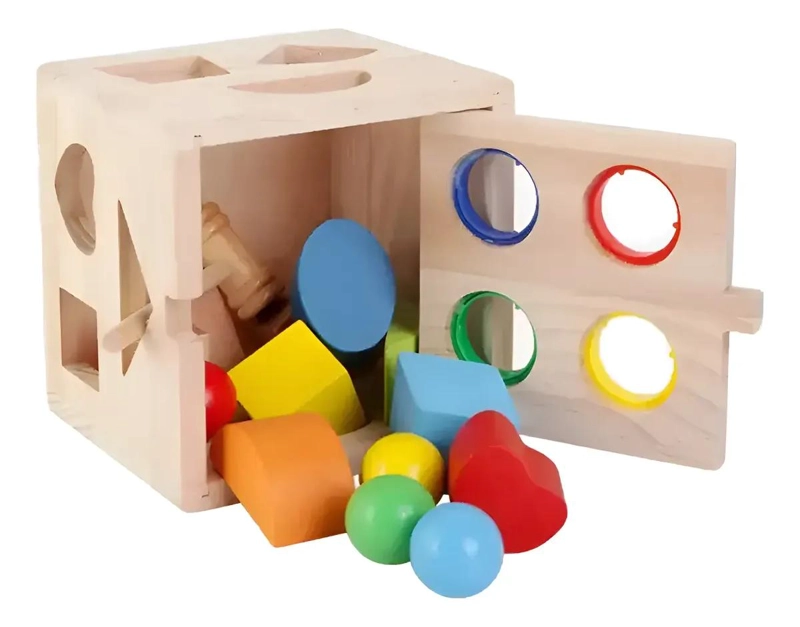 CUBO DIDACTICO DE MADERA CON ENCAJES Y MARTILLO - 1
