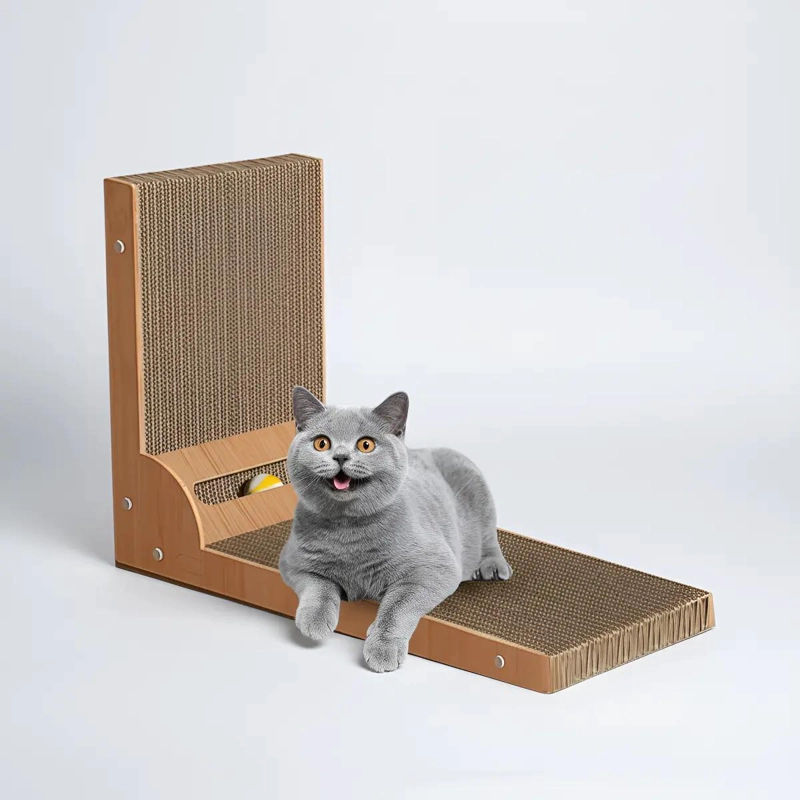 RASCADOR PARA GATO EN FORMA DE L CON JUGUETE DE BOLA INTEGRADO - 3