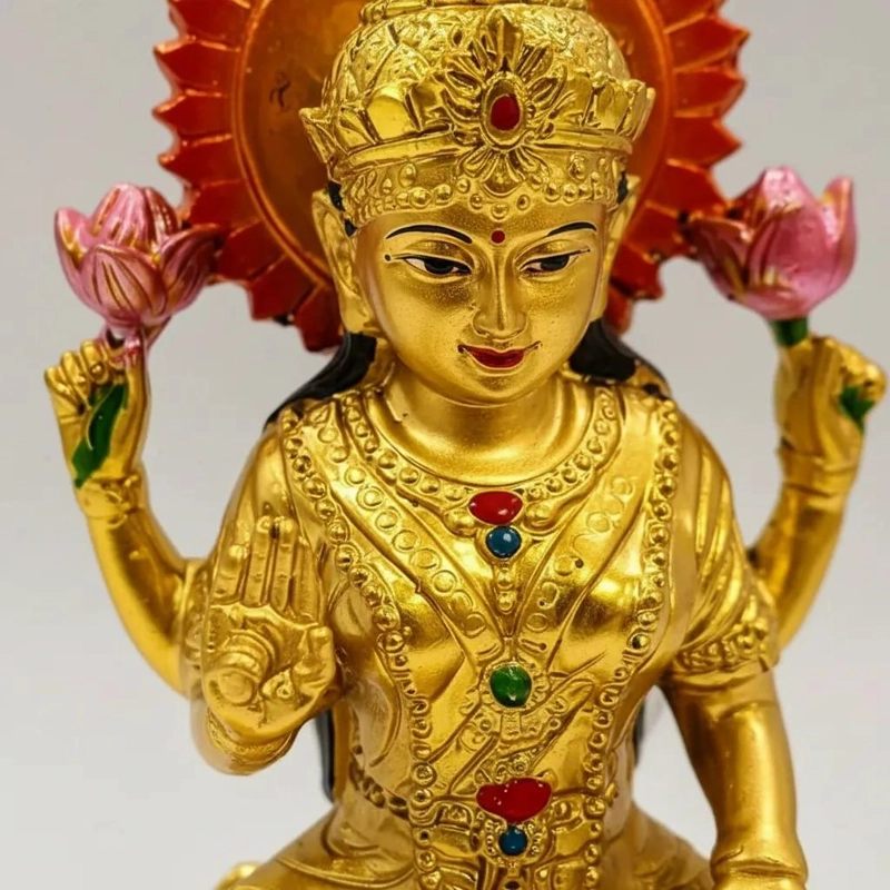 ESTATUA DECORATIVA DE LA DIOSA DE LA FORTUNA EN ACABADO DORADO DE 15 CM - 4