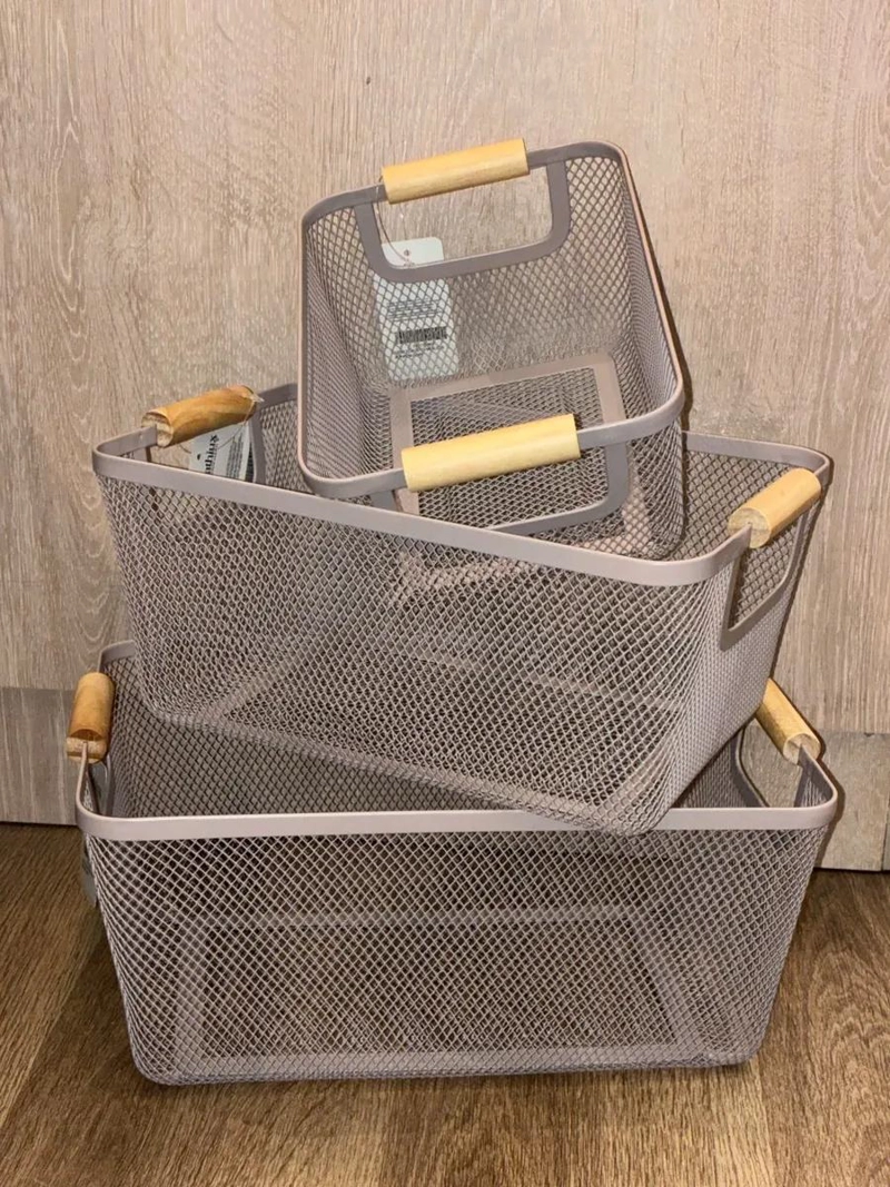SET DE 3 CANASTOS METALICOS CON MANGO DE MADERA PARA ORGANIZACION - 5