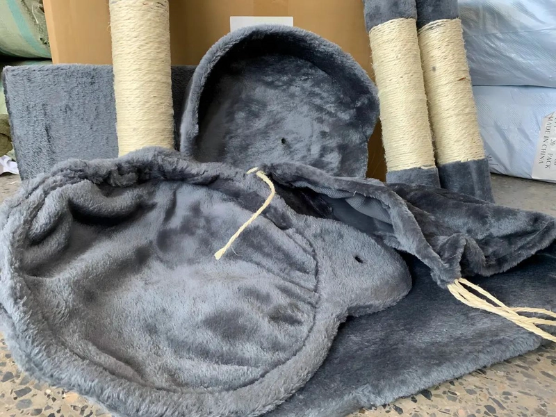 RASCADOR PARA GATO DE TERCIOPELO GRIS CON ALTURA DE 150 CM - 4