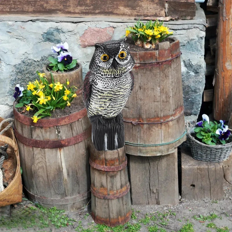 ESPANTAPAJAROS CON CABEZA GIRATORIA REALISTA DE BUHO PARA JARDIN - 3