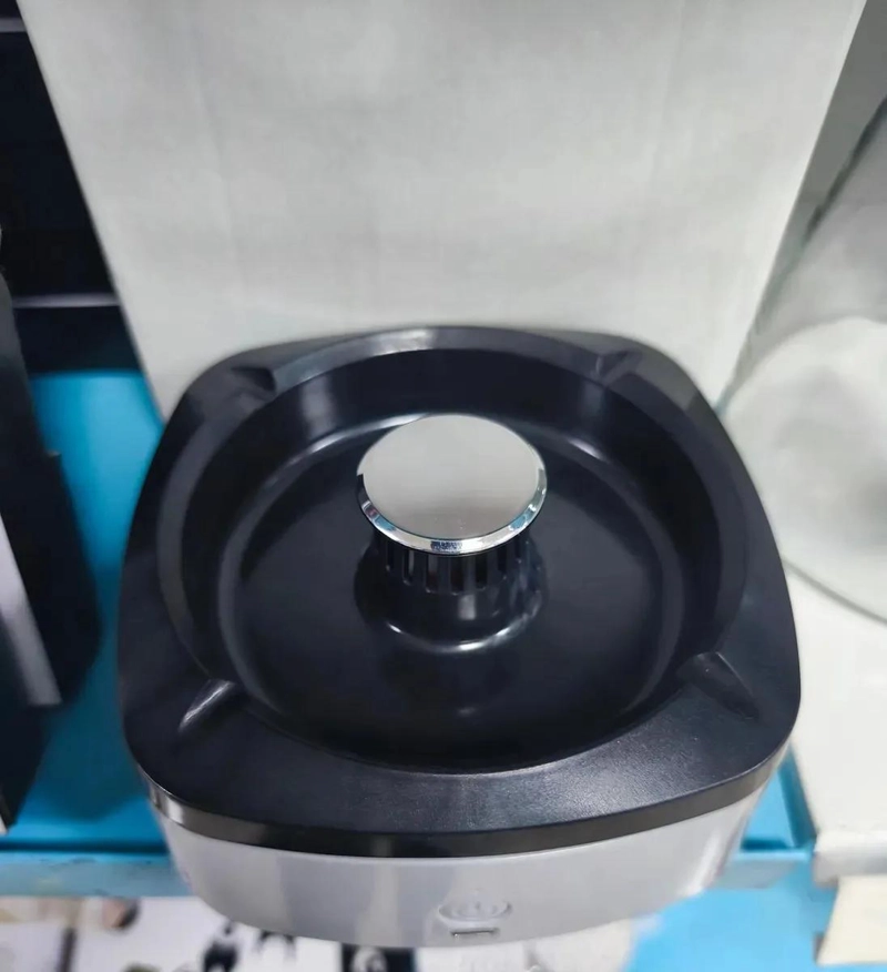 CENICERO CON PURIFICADOR DE AIRE SIN HUMO Y CARGA USB INTEGRADA - 4
