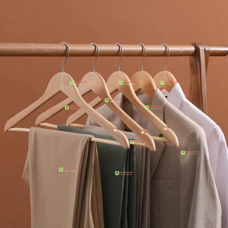 SET DE 24 COLGADORES DE MADERA PARA CAMISAS Y PANTALONES DE 43 CM - 5
