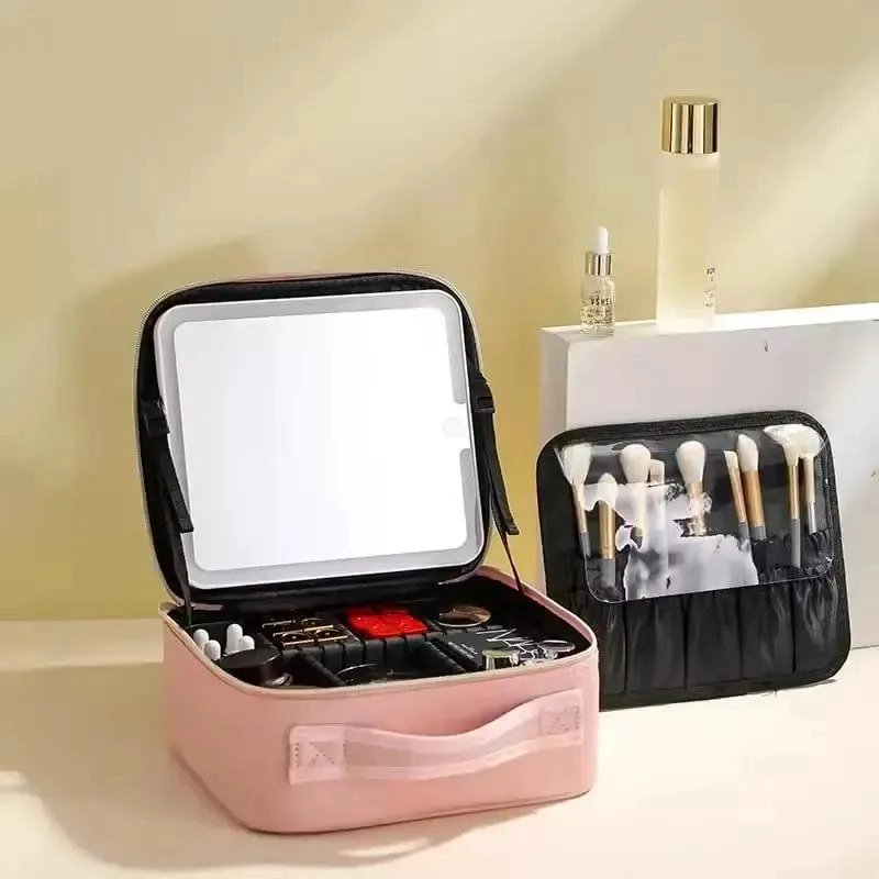 BOLSA PORTATIL PARA MAQUILLAJE CON ESPEJO Y LUZ LED INTEGRADA - 1