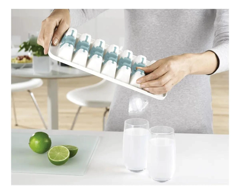 BANDEJA PARA HIELO CON TAPA Y DISEÑO PRACTICO PARA CUBOS RAPIDOS - 3
