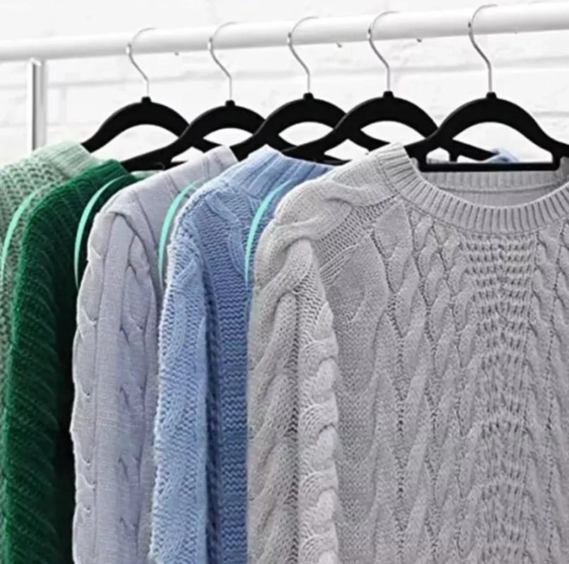 SET DE 50 COLGADORES DE ROPA CON ACABADO EN TERCIOPELO ANTIDESLIZANTE - 4