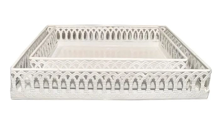 SET DE 2 BANDEJAS METALICAS BLANCAS PARA SERVIR CON DISEÑO ELEGANTE - 3