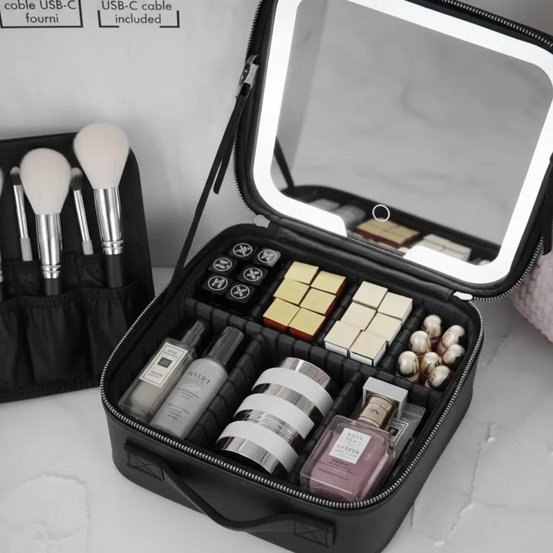 MALETIN PORTATIL PARA MAQUILLAJE CON ESPEJO Y LUZ LED INTEGRADA - 2