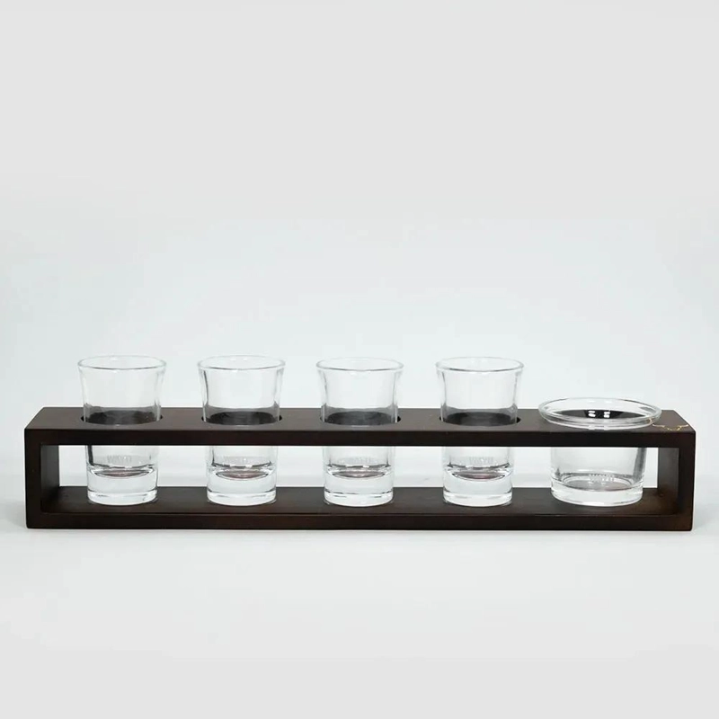 SET DE VASOS PARA SHOT CON BANDEJA EN COLOR NEGRO - 1