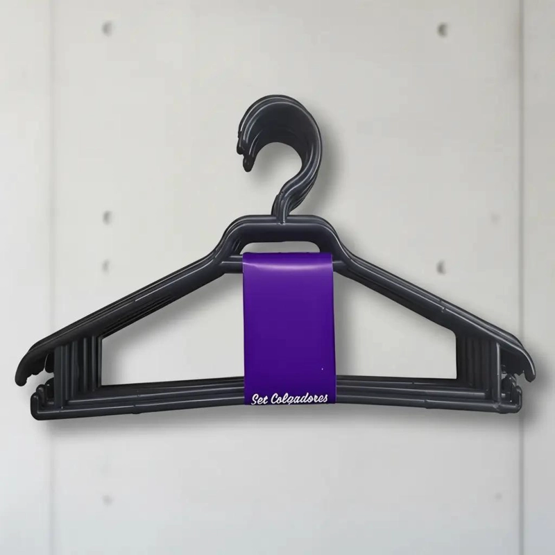 COLGADORES PLASTICOS RESISTENTES PARA ROPA CON DISEÑO FUNCIONAL - 5