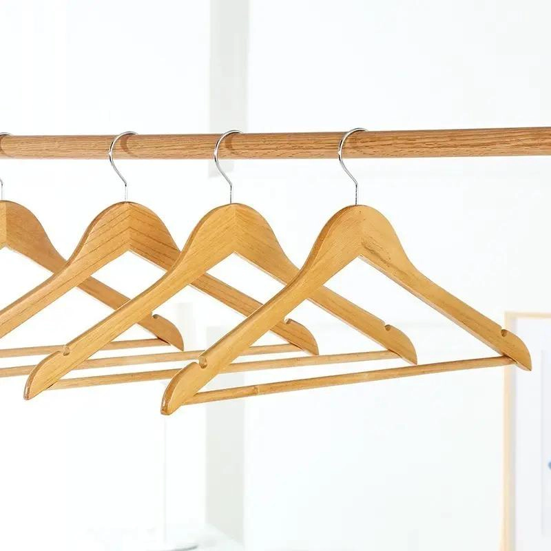 SET DE 15 COLGADORES DE MADERA CON GANCHO ANTIDESLIZANTE PARA ROPA - 2