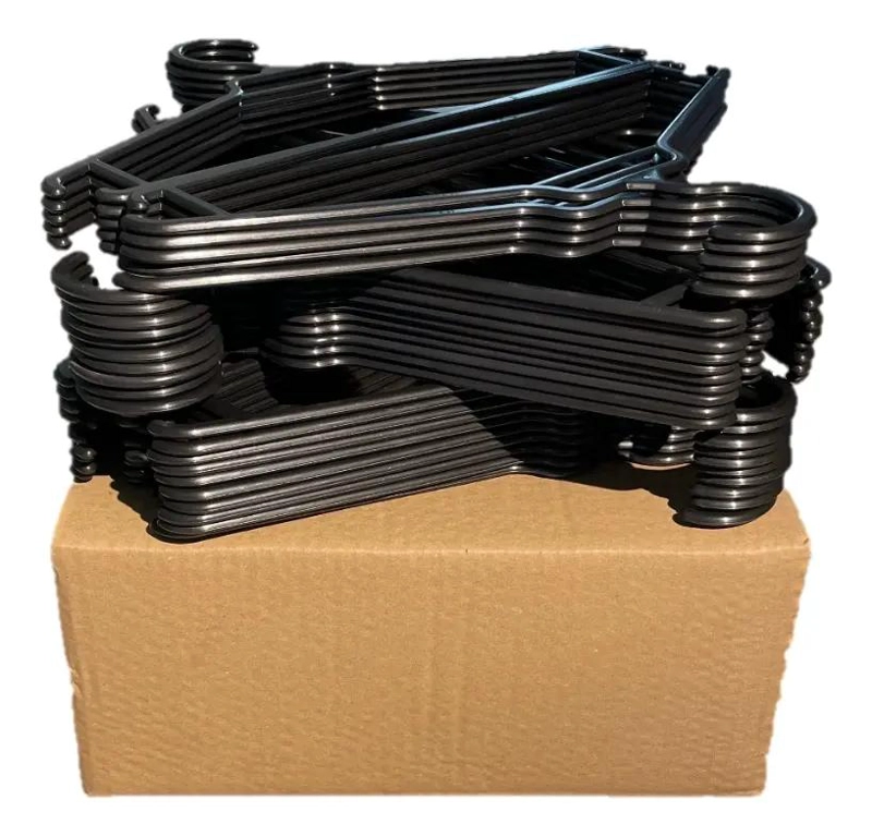 SET DE 50 COLGADORES DE ROPA DE PLASTICO NEGRO RESISTENTES Y DURADEROS - 1