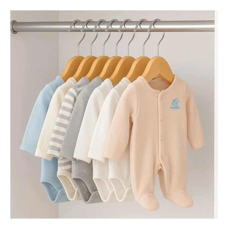 PACK DE 10 COLGADORES DE MADERA PARA ROPA DE BEBE  RESISTENTES Y SEGUROS - 3