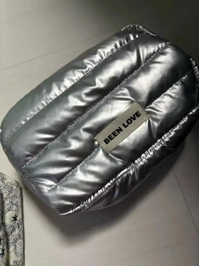 COSMETIQUERO METALICO ACOLCHADO AMPLIO PARA USO FEMENINO - 4