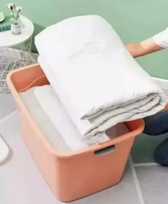 CAJA PLASTICA ORGANIZADORA CON RUEDAS Y TAPA CAPACIDAD 38 LITROS - 3