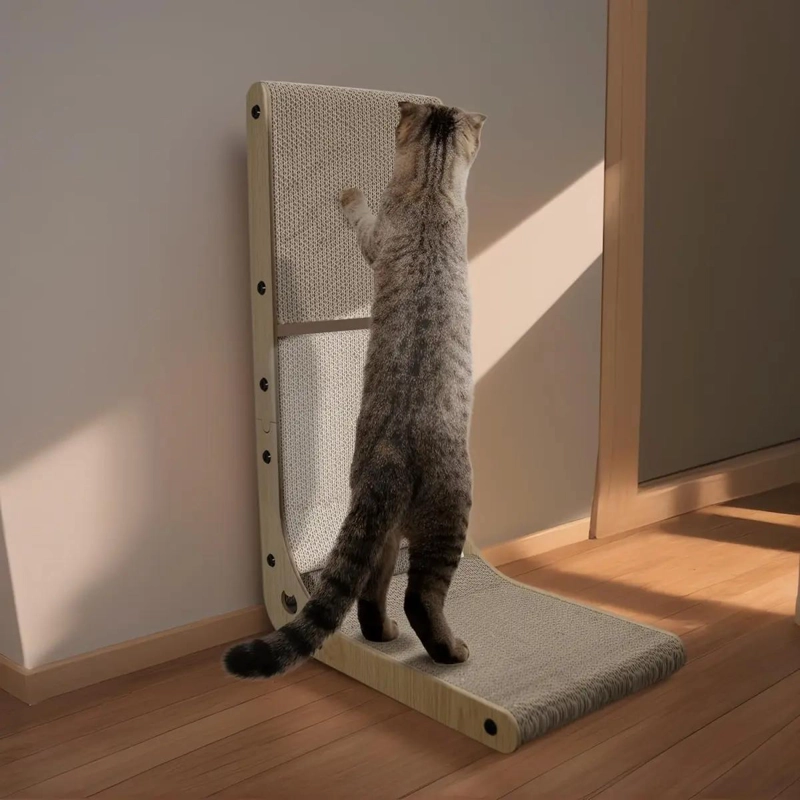 TORRE RASCADOR DE CARTON CORRUGADO CON JUGUETE PARA GATOS - 3