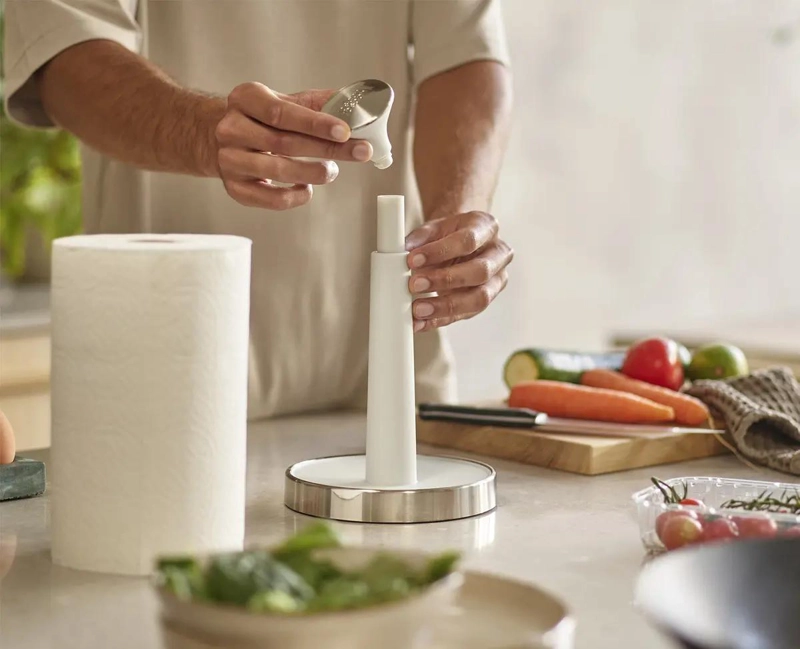 PORTA ROLLOS DE COCINA CON BASE ANTIDESLIZANTE Y DISPENSADOR FACIL - 1