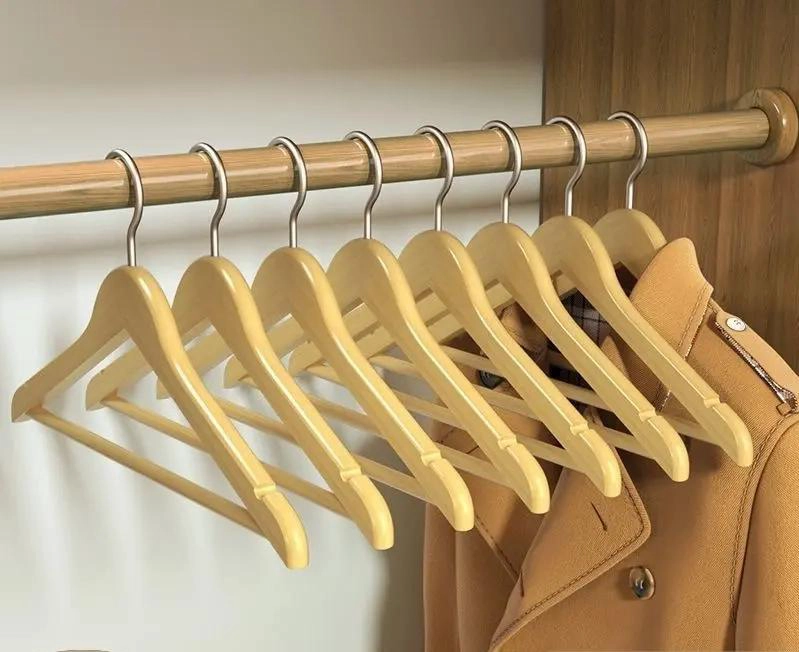 SET DE 30 COLGADORES DE MADERA ANTIDESLIZANTES PARA ROPA - 3
