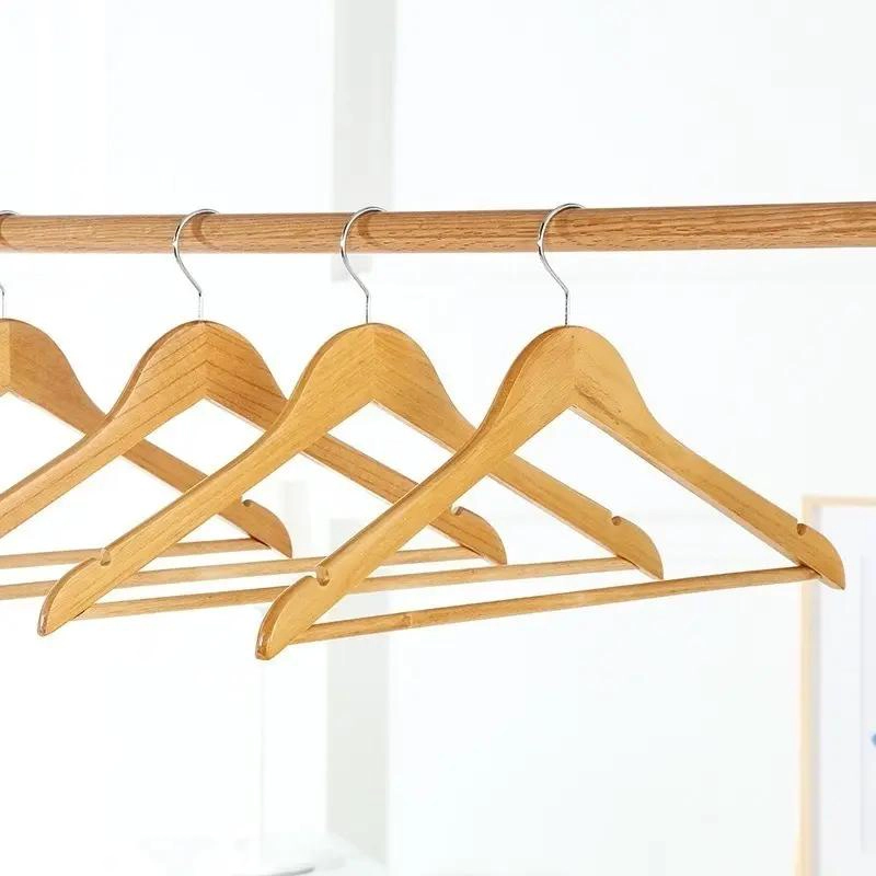 SET DE 9 COLGADORES DE MADERA CON GANCHO ANTIDESLIZANTE PARA ROPA - 3