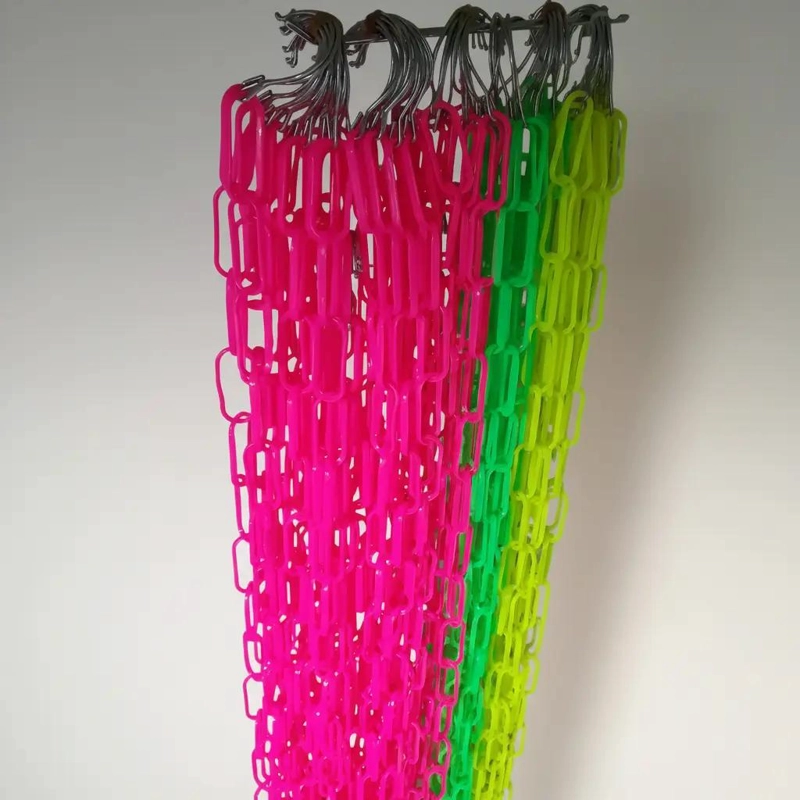 SET DE 10 CADENAS PLASTICAS PARA COLGAR ROPA Y UTENSILIOS - 1