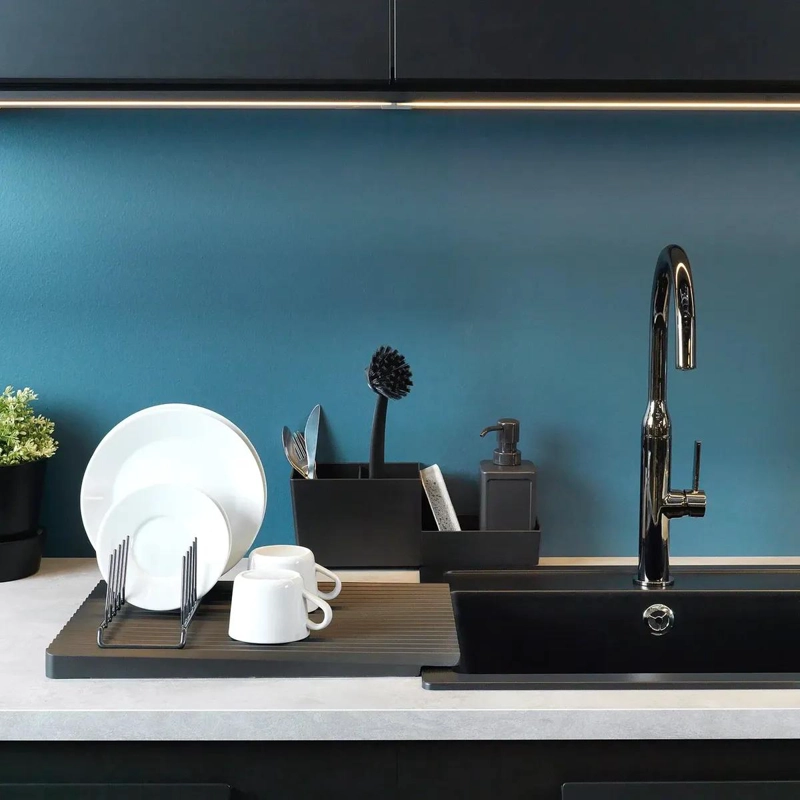 ORGANIZADOR DE PLATOS COLOR NEGRO PARA COCINA Y COMEDOR - 2