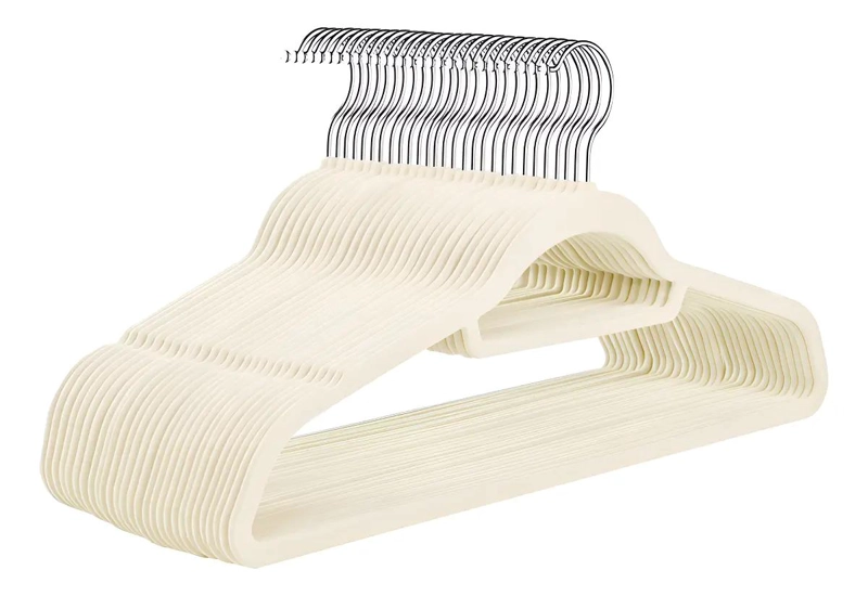 SET DE 30 COLGADORES CREMA DE TERCIOPELO ANTIDESLIZANTE PARA ROPA - 1