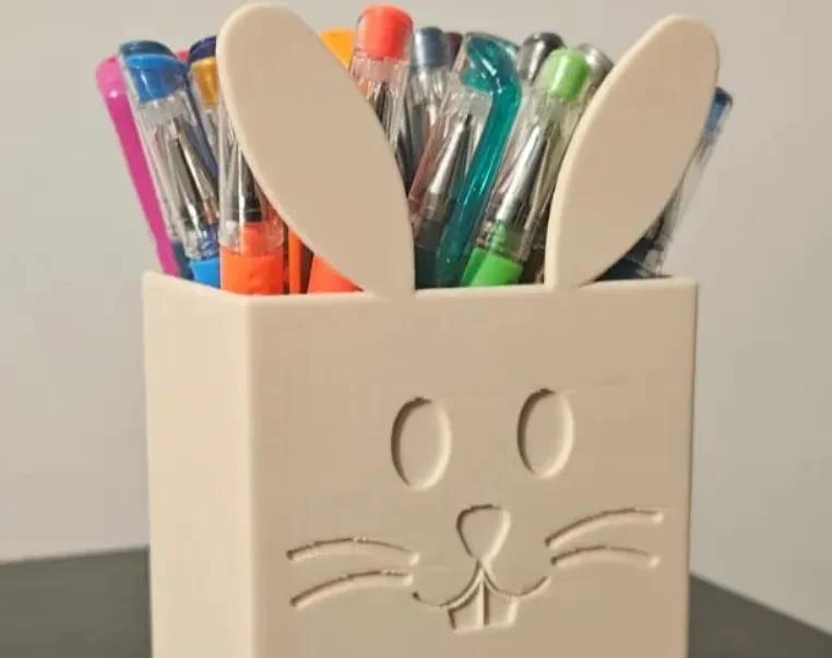 PORTALAPICES CON DISEÑO DE CONEJO TIERNO PARA ESCRITORIO - 3