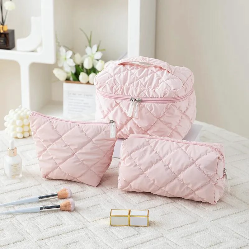 SET DE 3 NECESERES ACOLCHADOS PARA COSME TICOS Y ACCESORIOS - 1