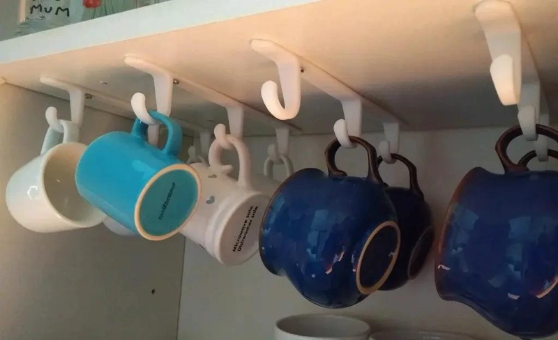 SET DE 4 COLGADORES PARA TAZAS CON SOPORTE PARA COCINA - 2