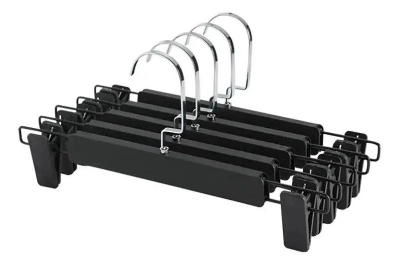 SET DE 5 COLGADORES DE PLASTICO NEGRO PARA PANTALONES DE 30 CM - 1