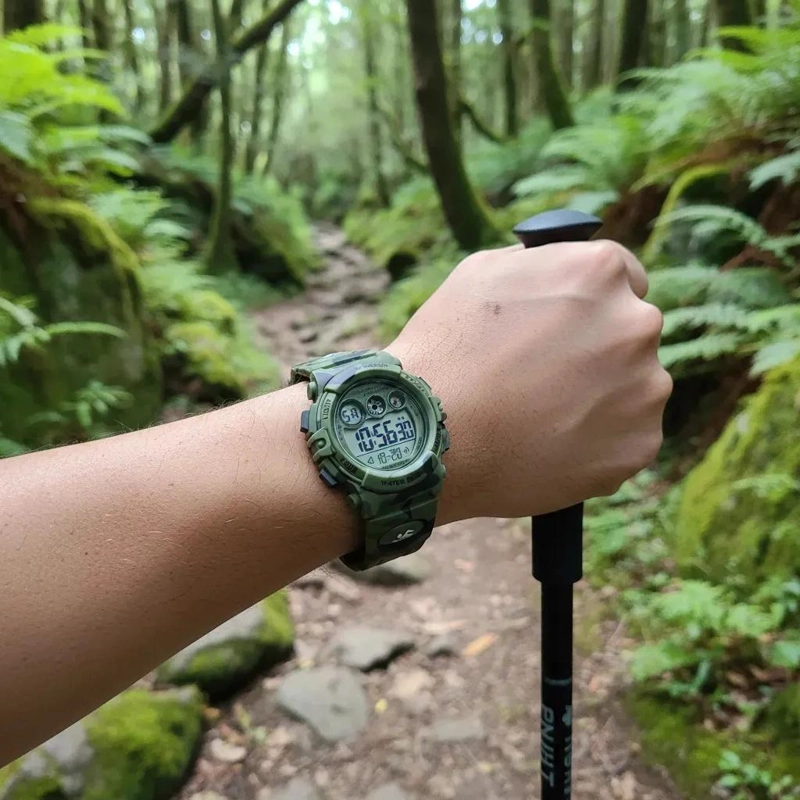 RELOJ DIGITAL PARA NIÑOS RESISTENTE AL AGUA 5ATM CON DISEÑO MODERNO - 2