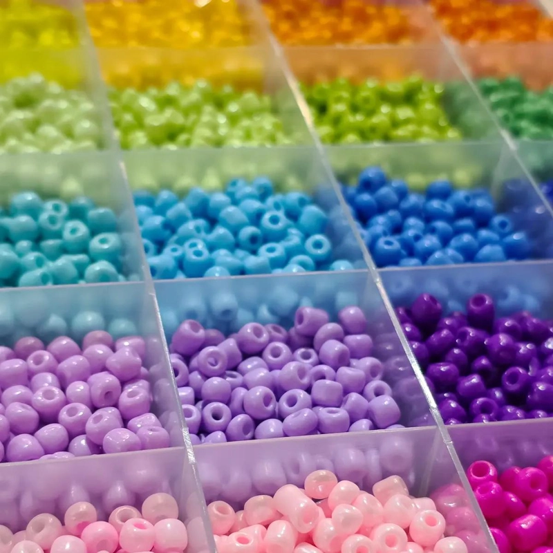 SET DE MOSTACILLON DE 4MM CON 24 COLORES PARA PULSERAS Y BISUTERIA - 4