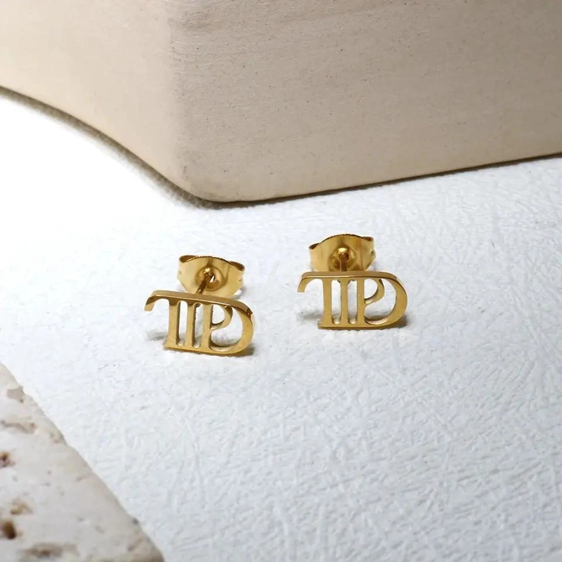 PAR DE AROS DE ACERO INOXIDABLE CON DISEÑO ELEGANTE Y DURADERO - 3