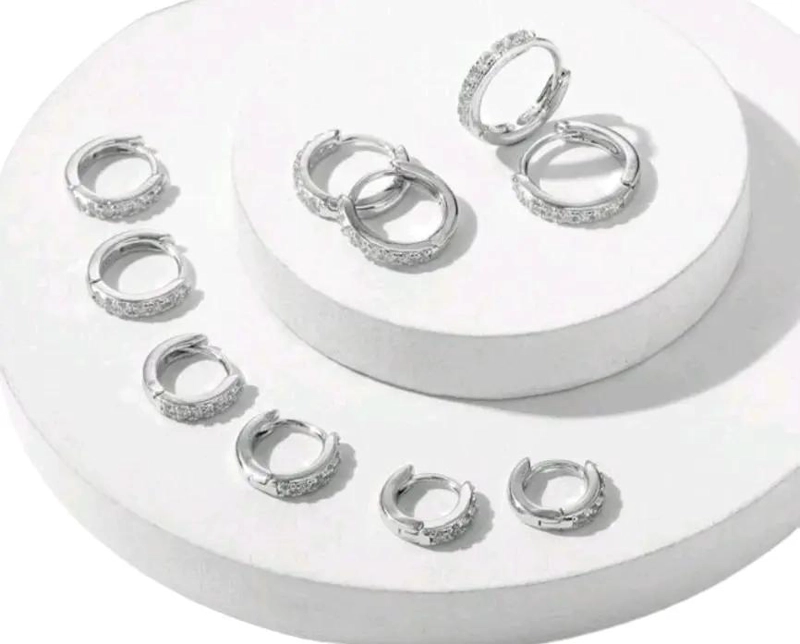 SET DE 5 PARES DE AROS ARGOLLAS CON CIRCONES Y BAÑO DE PLATA 925 - 1