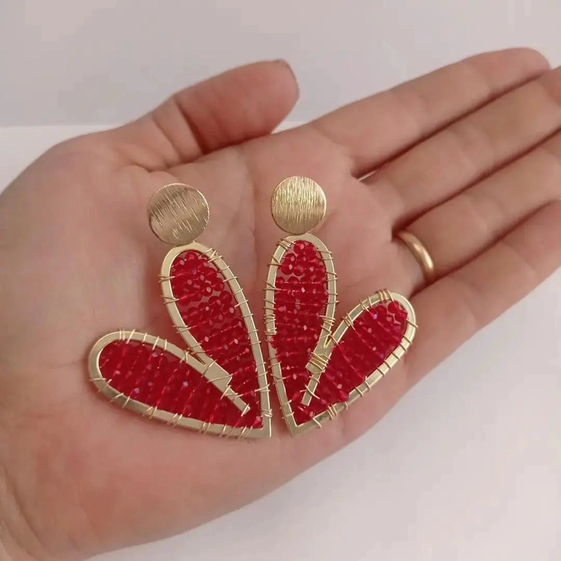 AROS LARGOS CON DISEÑO DE CORAZON Y PIEDRAS ROJAS EN BAÑO DE ORO 18K - 5