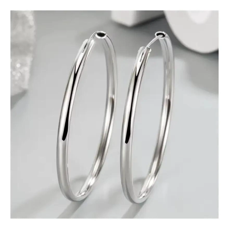 AROS DE PLATA CON DISEÑO DE ARGOLLA Y BORDE OVALADO DE 60 MM - 3