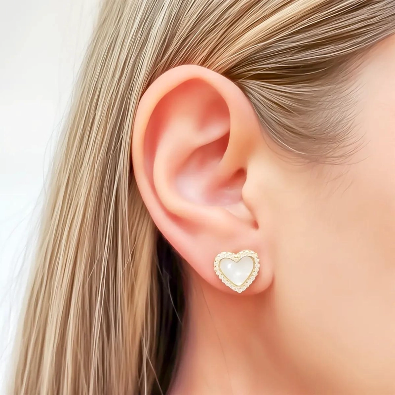 AROS CON DISEÑO DE CORAZON EN NACAR Y BORDE DE CIRCON ENCHAPADO EN ORO 18K - 3