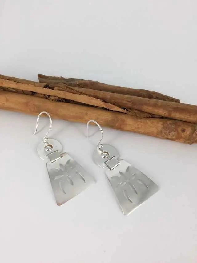 AROS DE PLATA CON DISEÑO TRADICIONAL MAPUCHE ELEGANTE Y DETALLADO - 3