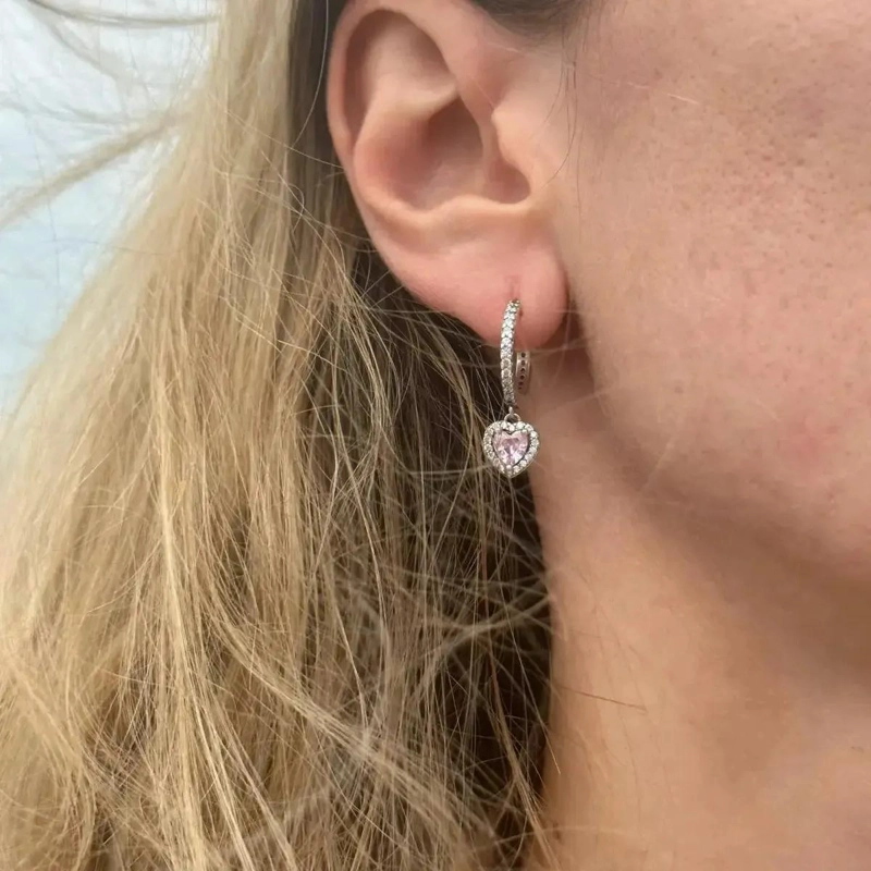 ARETES DE ARO CON DISEÑO DE CORAZON Y HALO RESPLANDECIENTE - 3