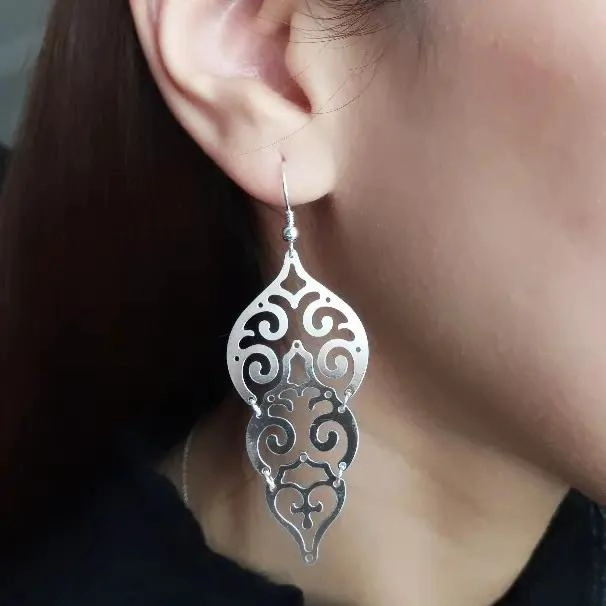 AROS DE PLATA FINA CON DISEÑO ELEGANTE Y MODERNO PARA MUJER - 4