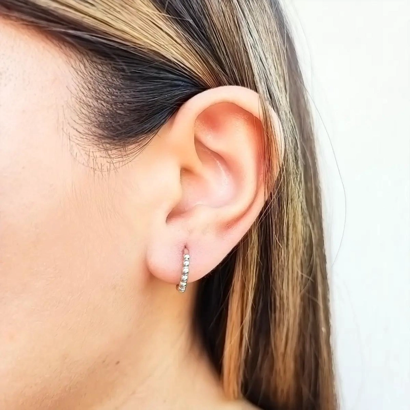 AROS ARGOLLAS CON DISEÑO DE BOLITAS Y BISAGRA EN PLATA FINA - 2