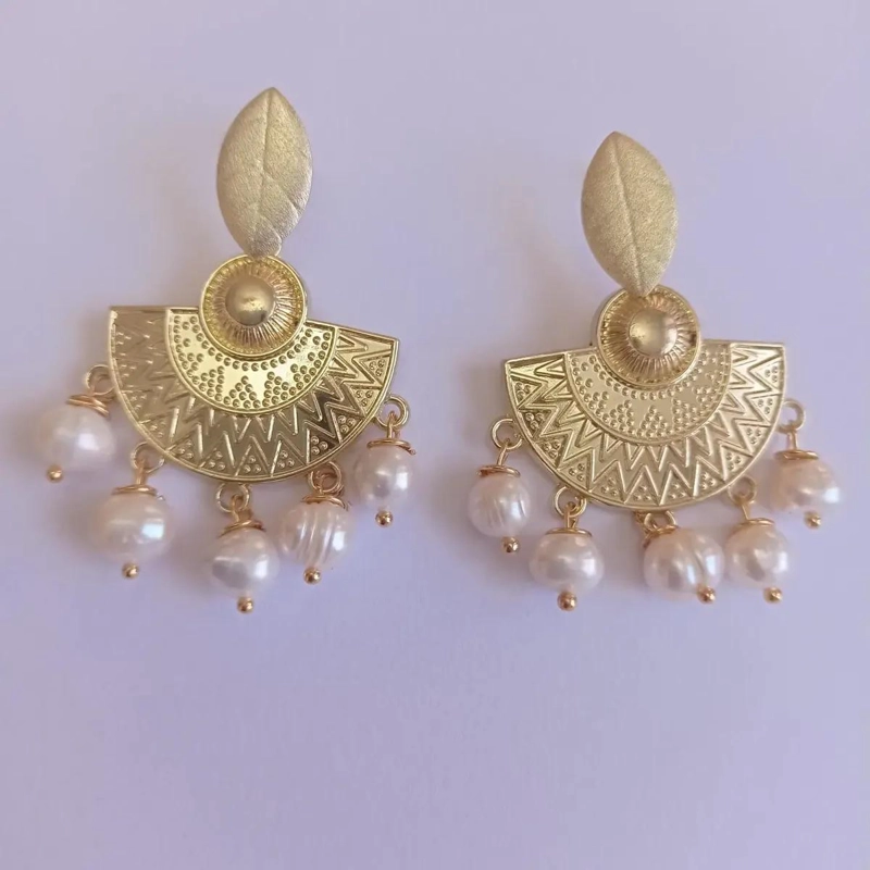 AROS ELEGANTES BAÑO ORO 18K CON PERLAS DE RIO - 2