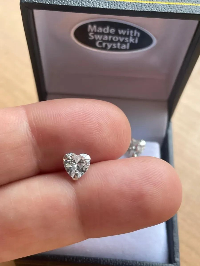 AROS CLASICOS DE PLATA 925 CON DISEÑO DE CORAZON Y CRISTAL SWAROVSKI - 1