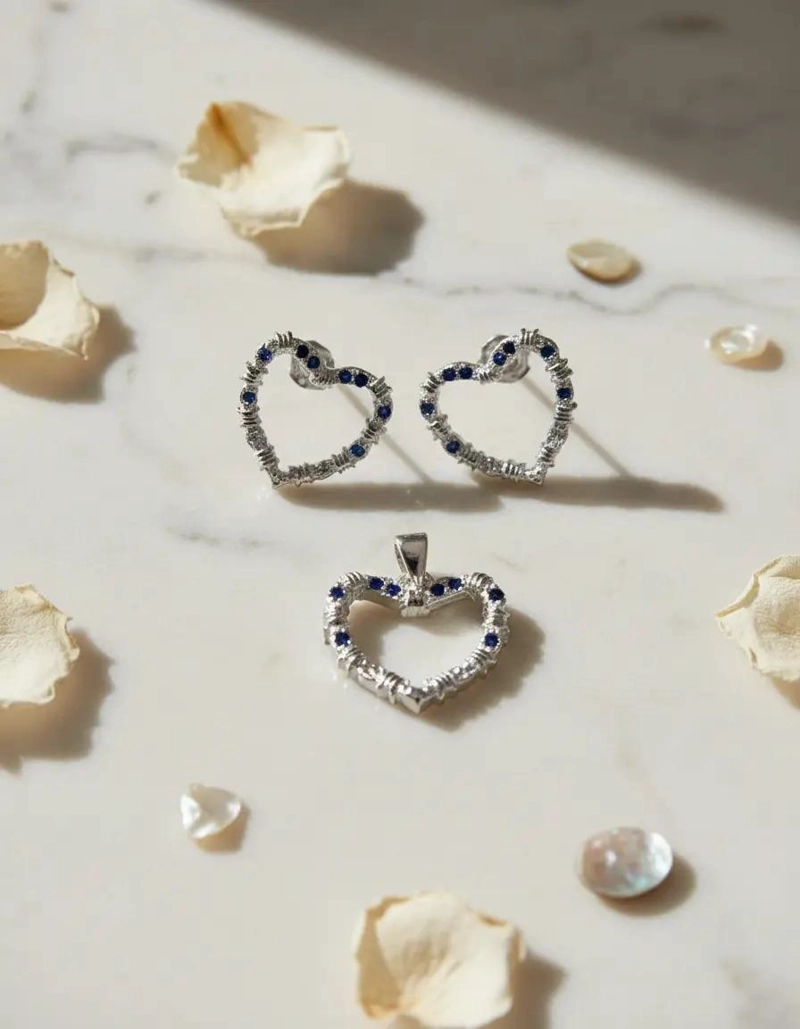 CONJUNTO DE AROS Y COLGANTE CON DISEÑO DE CORAZON Y CIRCONES EN PLATA 925 - 2