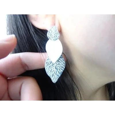 AROS DE PLATA FINA 925 CON DISEÑO DE HOJAS EN RELIEVE ELEGANTE - 3