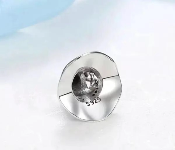 CHARM DECORATIVO CON DISEÑO DE SOMBRERO DE BRUJA Y ESTRELLAS - 3